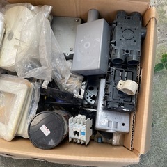 電設資材いろいろの画像