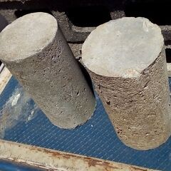 ◇コンクリートブロック　11点　円柱コンクリートブロック　2点　建築資材　花壇　園芸　庭　中古品　欠けありの画像