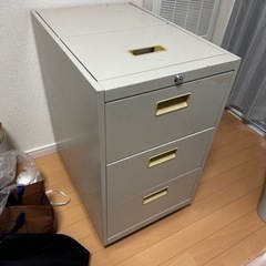 🟥【無料】8月2日(土)14時まで限定！キッチンボード＆スチールキャビネットまとめてお譲りします！の画像
