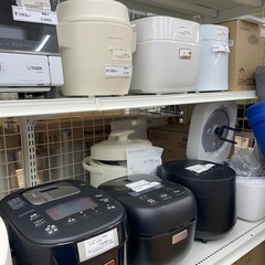 ★リユースのサカイ幸手店★SJ9971★アイリスオーヤマ　IH炊飯器　23年製　5合　クリーニング済み の画像