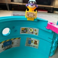 【中古-非常に良い】セガトイズ(SEGA TOYS) アンパンマン ミュージアムシリーズ ギュィーン! チャージでパワーアップ! ひみつのバイキン基地の画像