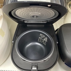 ★リユースのサカイ幸手店★SJ9970★アイリスオーヤマ　IH炊飯器　20年製　3合　クリーニング済み の画像