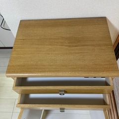 コンセント付き棚の画像