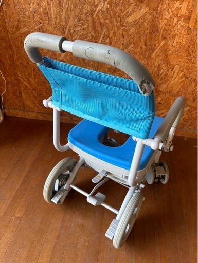 H0108 Uchie ウチエ 4輪 座面360度回転 シャワーラク 入浴用品 介護