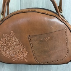 ショルダーバッグ　　斜めがけ　フラワーモチーフの画像
