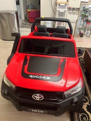 ハイラックス　子ども用　ラジコンカー