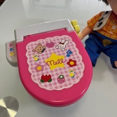 メルちゃん2体、トイレの画像