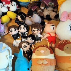 ぬいぐるみまとめ売り、ちいかわ、ハチワレ、モモンガ、バニー、おさるのジョージ、すみっこ とんかつ、ドラゴンボール、たべっこ動物などの画像