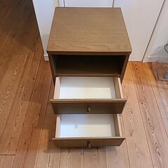 　無料　キャスター付き棚の画像