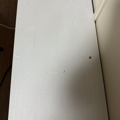 白いテレビ台の画像