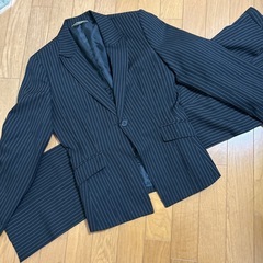 レディーススーツセットアップの画像