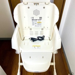 コンビ　ネムリラ オートスウィング　電動ハイローチェア
の画像