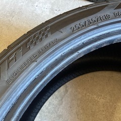 MOMO 255/35ZR19 4本 夏タイヤ中古 8分山以上 アウディBMWベンツなどにの画像