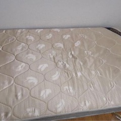 セミダブルベッド＋マットレスの画像