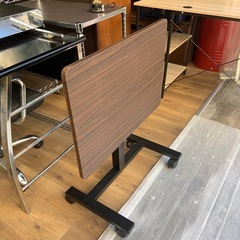 スタンディングデスク　昇降式の画像