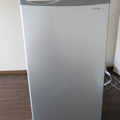 【無料】SHARP シャープ 1ドア冷蔵庫 SJ-H8W-S 譲りますの画像