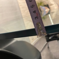 デザイナー　ラウンド　ガラス　リビングテーブルの画像