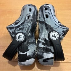ベビーサンダル ブラック　グレー　12センチ　プール　水遊びキッズ　クロックス風の画像