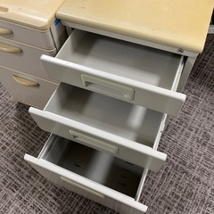 オフィス机袖机とセット　の画像