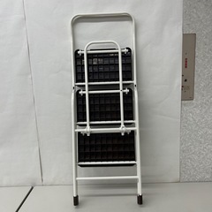 アイリスオーヤマ　折りたたみステップ　３段　脚立の画像