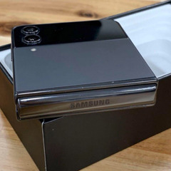Android Galaxy Flip 4｜128gb｜SIMフリーの画像