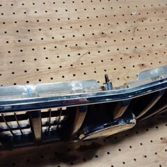【相模原市中央区田名】リユース品★トヨタ/TOYOTA ハリアー純正ラジエータグリル (53111-48010)の画像
