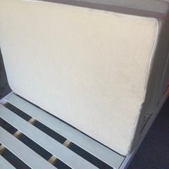 シングルベット　美品　マットレス付き　横98㎝ 縦200 高さ26㎝の画像