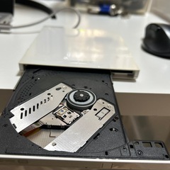【BUFFALO製】ポータブルDVDドライブ DVSM-PTS58U2（中古品）の画像