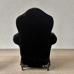 ビクトリアン風ドール用？ミニチュア王様椅子ビクトリアン風チェアの画像