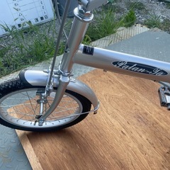 折りたたみ自転車の画像