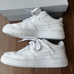 NIKE ジュニア 23.5cm エアフォースワン 白の画像