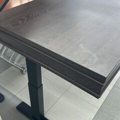 ★リユースのサカイ千葉中央店★期間限定割引有  電動昇降デスク ブラウン H75×D60×W121 クリーニング済み TC4047の画像