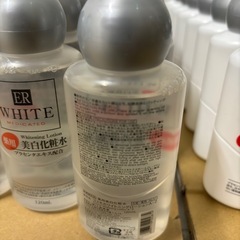 新品　未使用　ダイソー　薬用　美白　化粧水　美白　乳液　各120ml  80本づつ　160本セットの画像