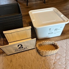 【お引き渡しの方決定】雑貨類 まとめ売り クッション 座布団 収納ボックスの画像