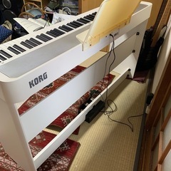 電子ピアノの画像