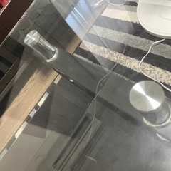 ガラステーブルの画像