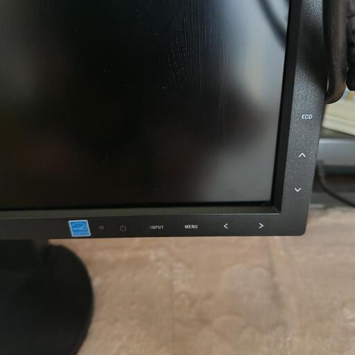 シバソク放送業務用モニターCMM14-7中古ジャンク品の出品です。 シバソク放送業務用モニターCMM14-7中古ジャンク品の出品です。 平坦