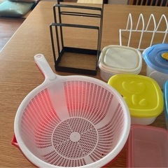 【あげます】タッパー、ボール、皿立ての画像