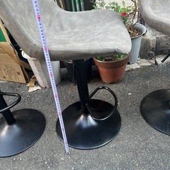 昇降式カウンターチェアーの画像