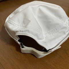 adidasレインキャップの画像