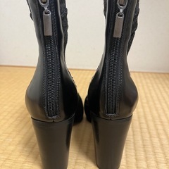 ポインテッドメッシュブーツの画像