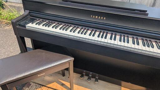 配達無料 人気の木製鍵盤 YAMAHA 電子ピアノ CLP-545R 14年製 配達組立無料 人気の木製鍵盤 YAMAHA Clavinova 電子ピアノ CLP
