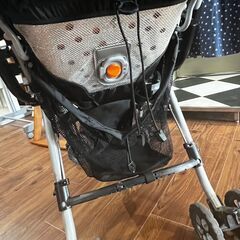 【★引き取り限定】 Aprica アップリカ 折りたたみ式 ベビーカー 中古 日本製 すくすくッション設計の画像