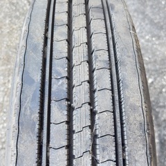 未使用品　ブリヂストン R225 7.50R16 LT 14PRの画像
