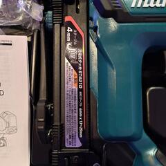【工具】マキタ充電式タッカ18V 4mmマックスステープル付き（本体とケースのみ）の画像