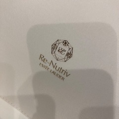 新品🔴ブランド3つ小袋つきバッグの画像