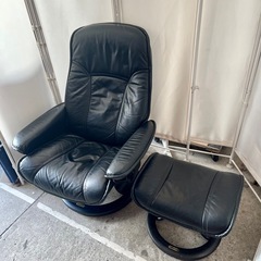 【武蔵小山店】 エコーネス　ストレスレスチェア　コンサル　本革　黒　オットマン付き　リクライニングチェア　ノルウェー家具　北欧家具　高級チェア　一人掛けソファ　ヴィンテージ　中古家具　ラウンジチェア EKORNES　Stressless chair　Consul　Black leather　Ottoman included　Reclining chair　Norwegian furniture　Scandinavian design　High-end chair　Lounge chair　Used furの画像
