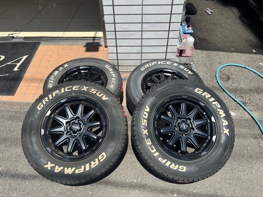 スタッドレスバリ山GRIPMAX GRIP ICE 16インチ