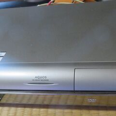 テレビとDVDレコーダーSHARP LC-37BD1WとDV-AC52の画像