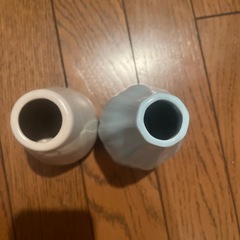 小さめ花瓶2個、中古品の画像